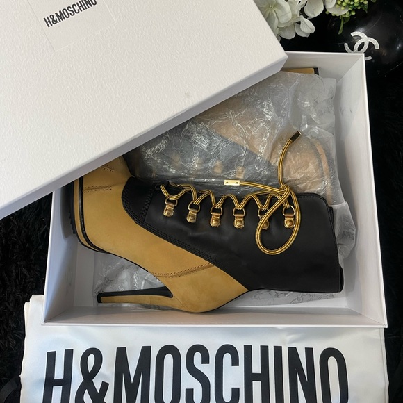 Moschino x H&M Limited Edition Leather Ankle Boots with Lacing - Picture 10 of 14